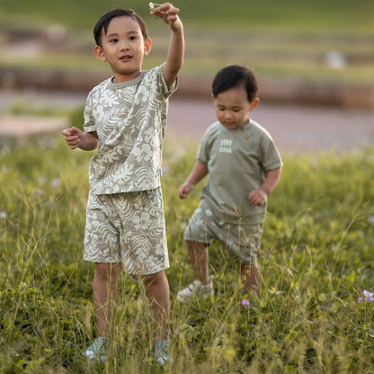 2-Piece Tropical Leaves T-Shirt and Shorts Set